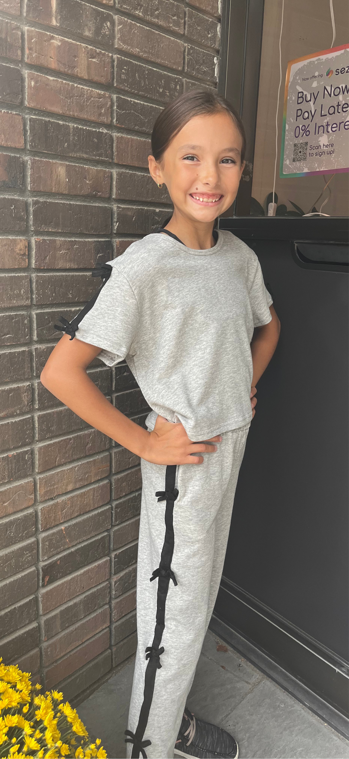 Girls bow trim joggers