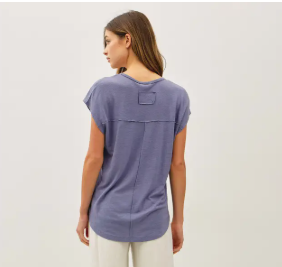 Detailed V-Neck Linen Tee-Blue