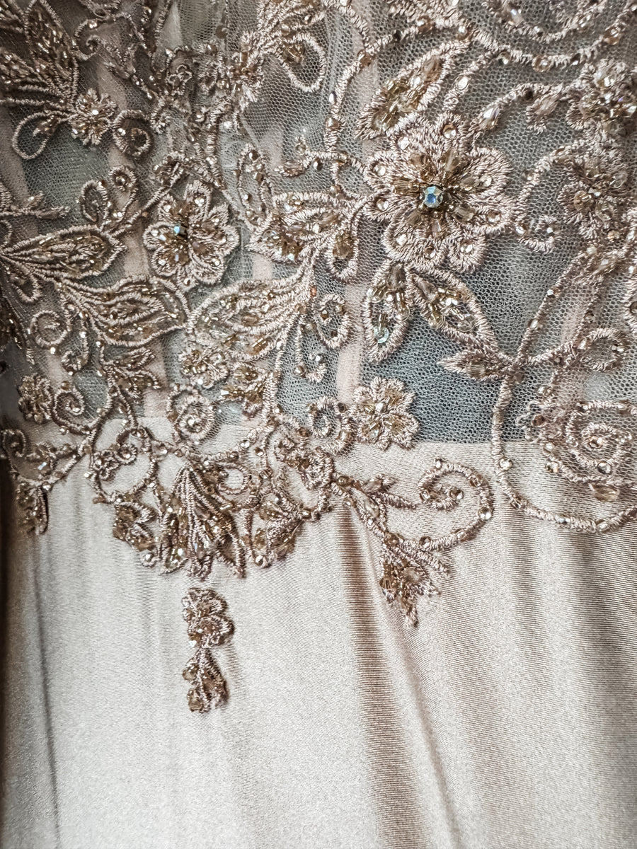 6 Beige Ellie Wilde by Mon Cheri Very Good