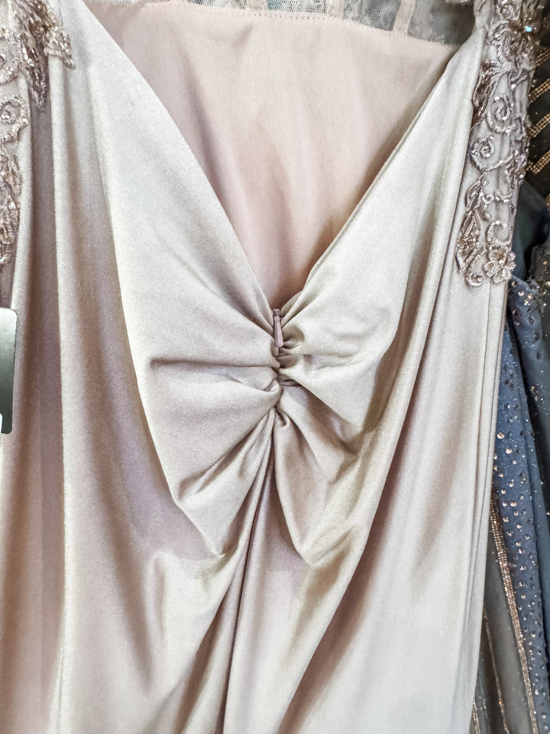 6 Beige Ellie Wilde by Mon Cheri Very Good