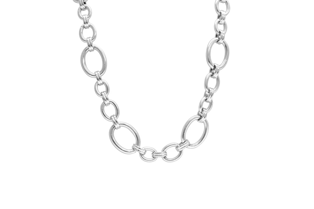 Isla Overly Oval Link Everyday Chain Necklace