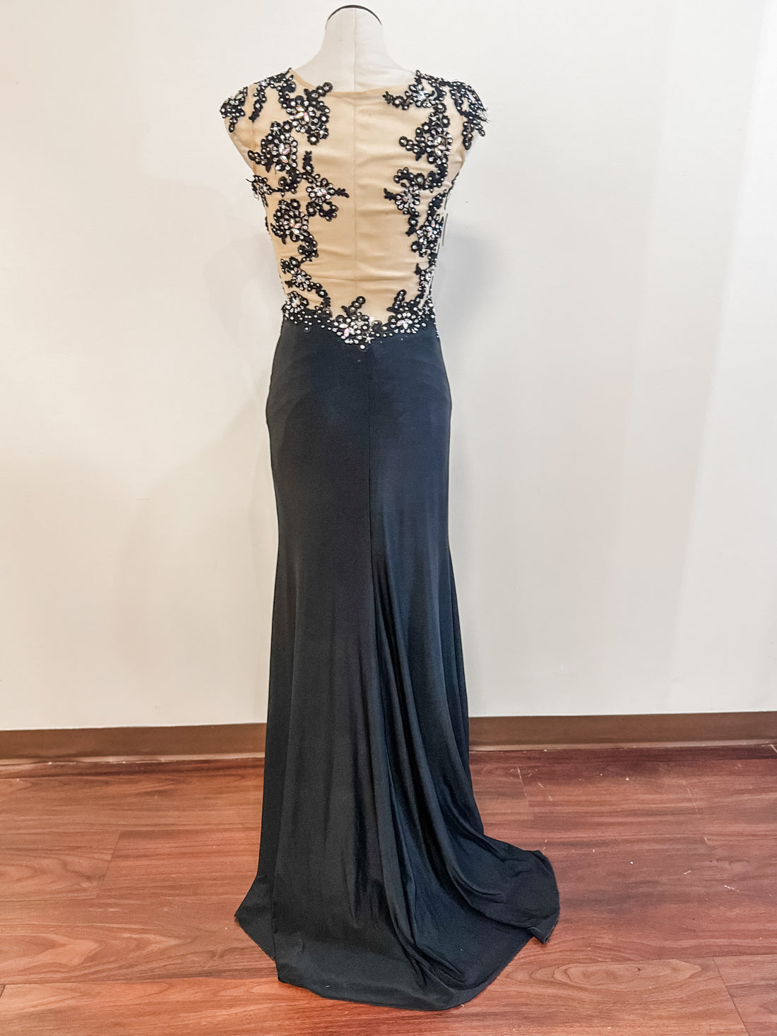 Small Black Let&