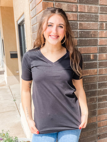The Bailee Black V-Neck Short Sleeve Top