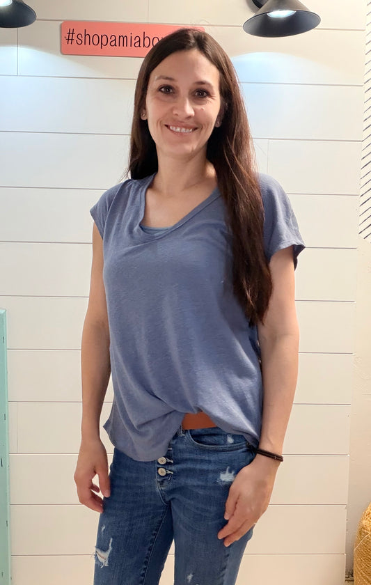 Detailed V-Neck Linen Tee-Blue