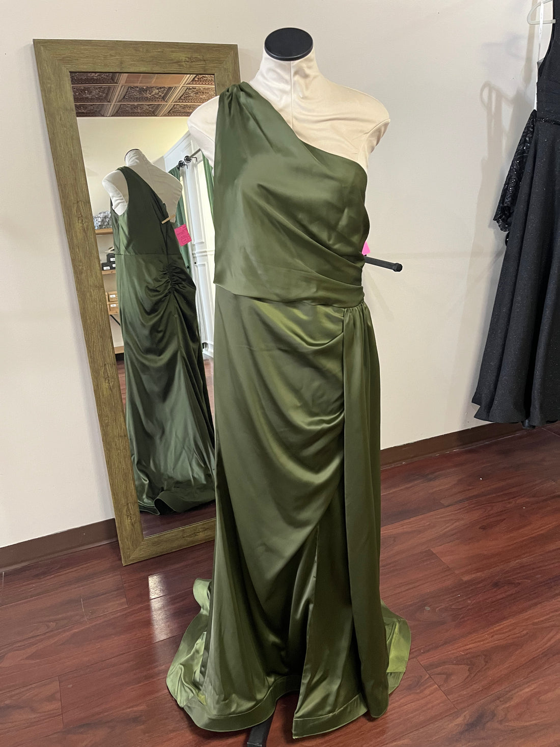 (1)Galina Signature - Size 18