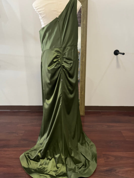 (1)Galina Signature - Size 18