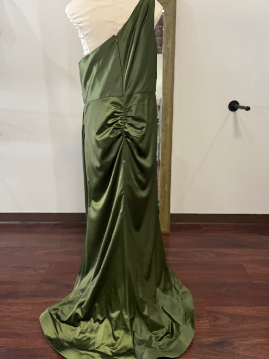 (1)Galina Signature - Size 18