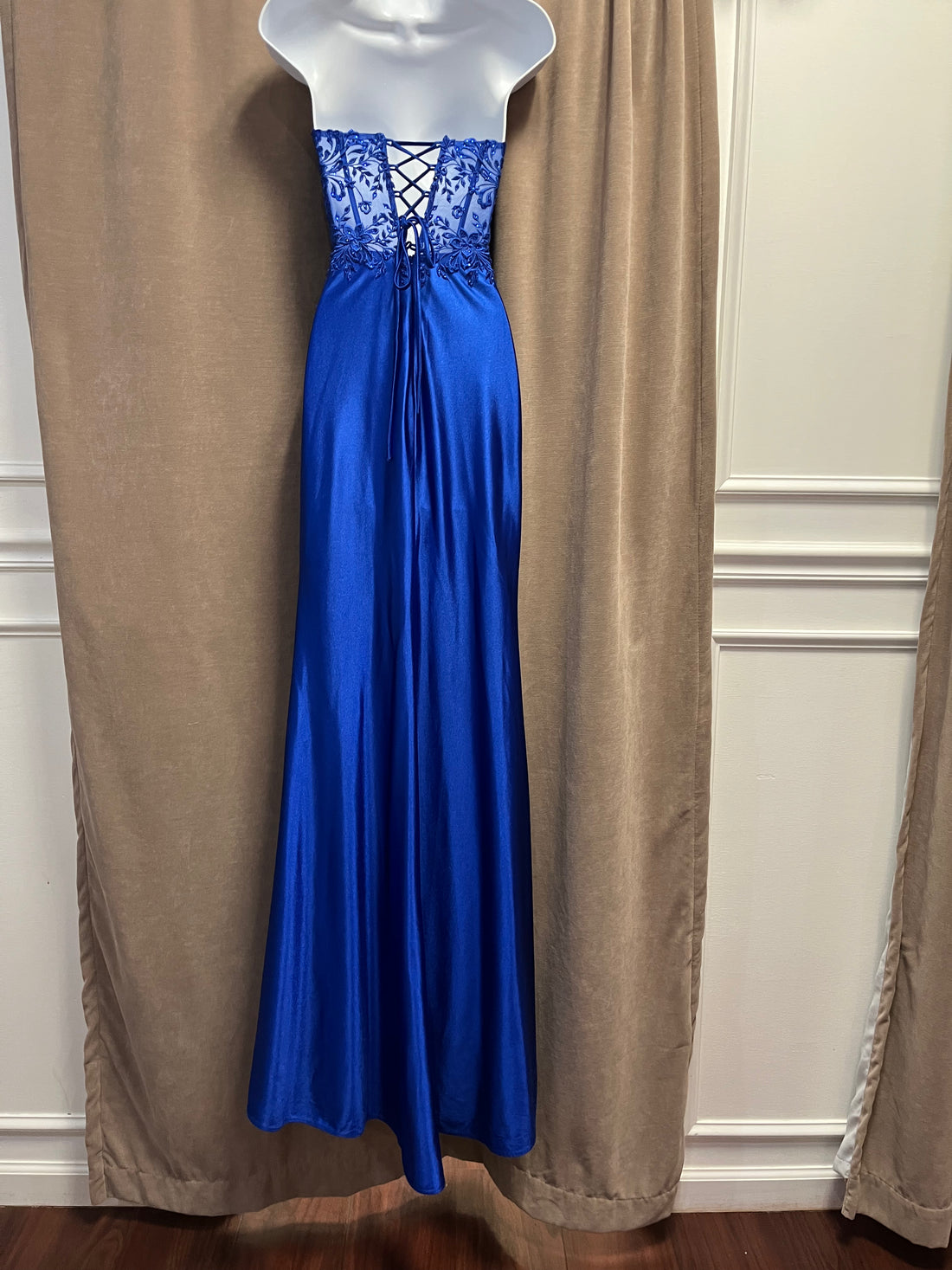 (11)Satin Lace Corset Gown – Size 0