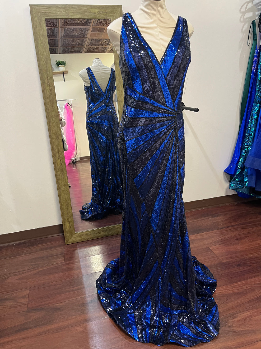 (13)Jovani Black & Navy Sequin Statement Gown – Size 20