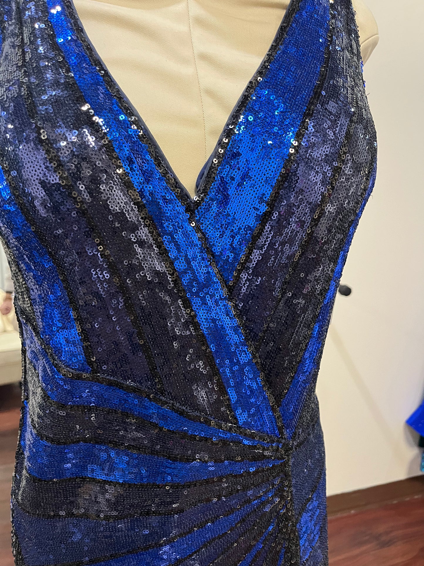 (13)Jovani Black & Navy Sequin Statement Gown – Size 20