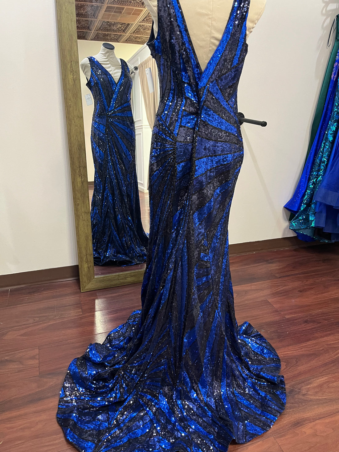 (13)Jovani Black & Navy Sequin Statement Gown – Size 20