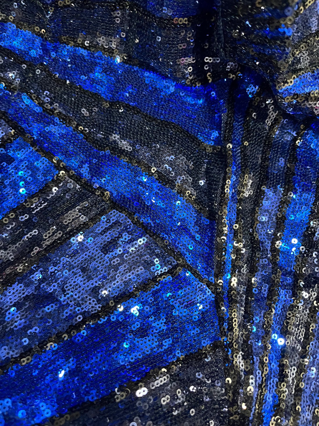 (13)Jovani Black & Navy Sequin Statement Gown – Size 20