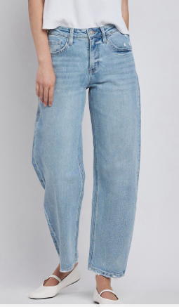 High Rise Barrel Jeans LIgh wash comfy and fashionable