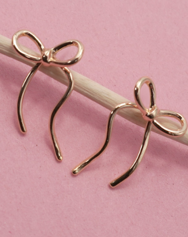 Wire Bow stud earrings gold plated