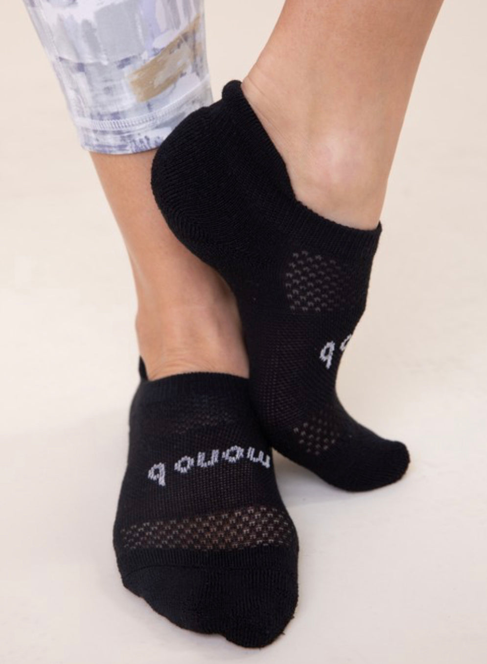 Essential Black No Show Tab Socks